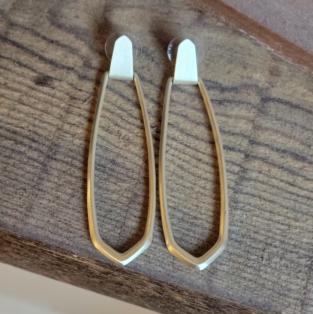 Silver Kendra Scott Patterson earrings